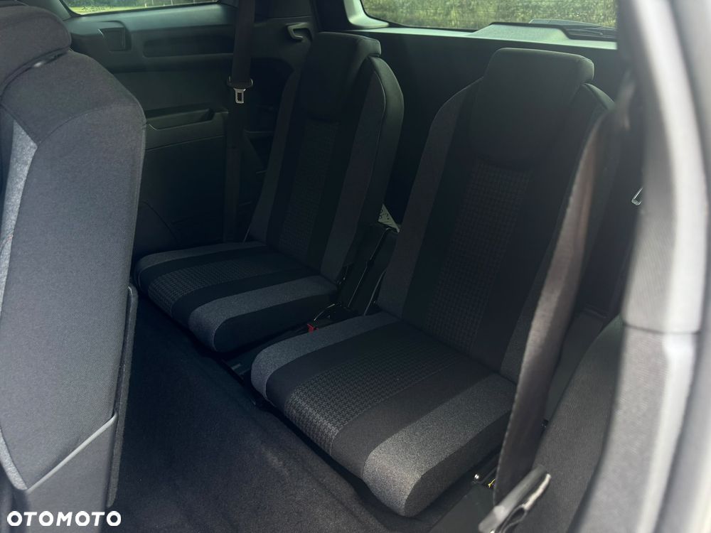 Peugeot 5008 PureTech 130 EAT8 Stop & Start Roadtrip - 26
