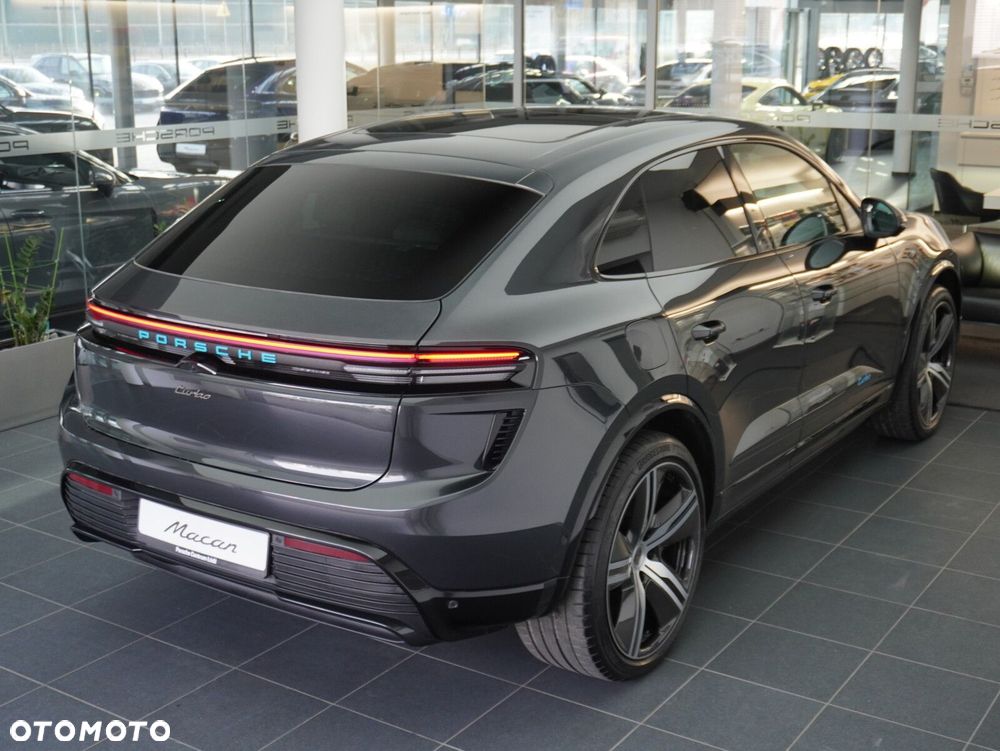 Porsche Macan - 16