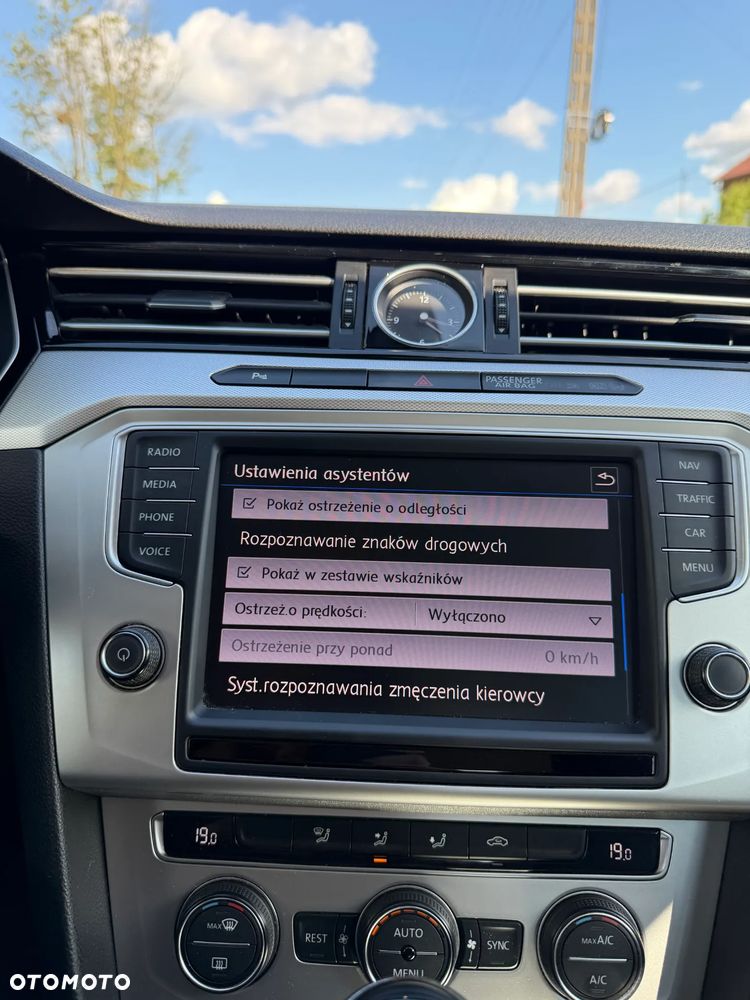 Volkswagen Passat 2.0 TDI BMT Trendline - 24
