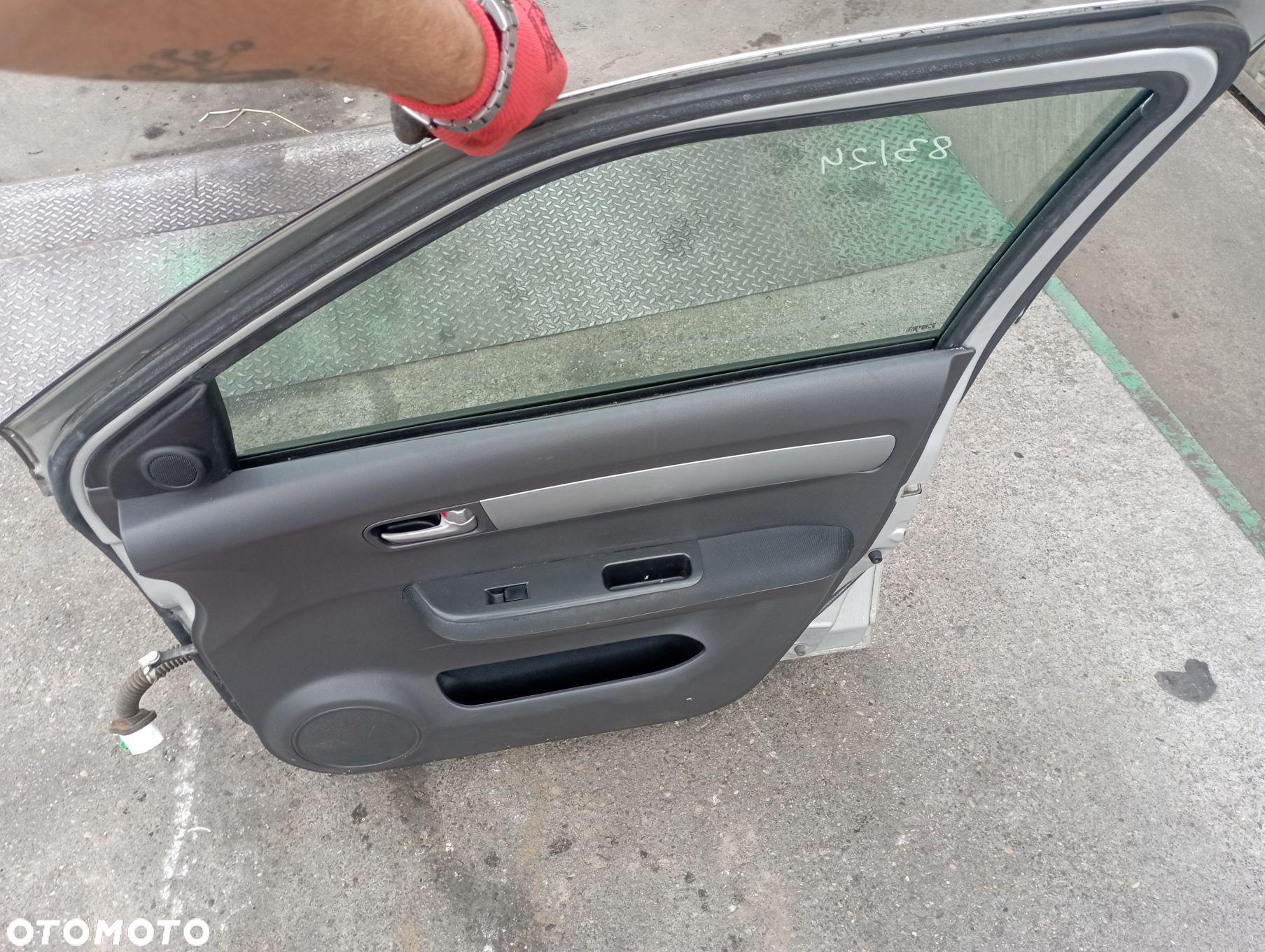 DRZWI PRAWY PRZÓD 5d

 SUZUKI
 SWIFT IV MK6 ZCC SILKY SILVER - 7