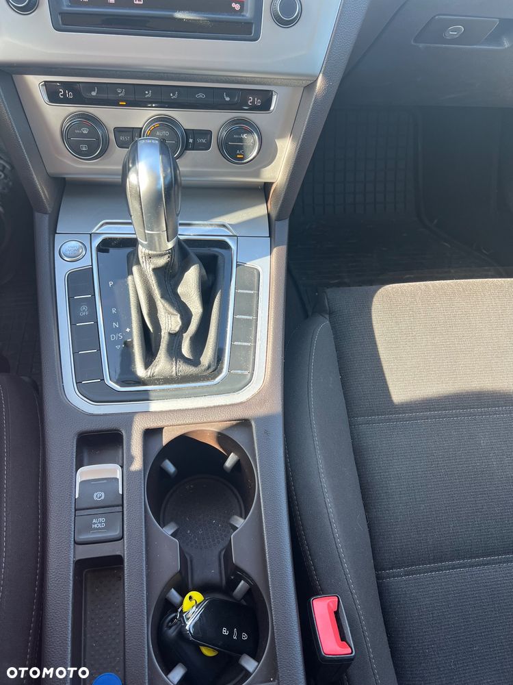 Volkswagen Passat - 5