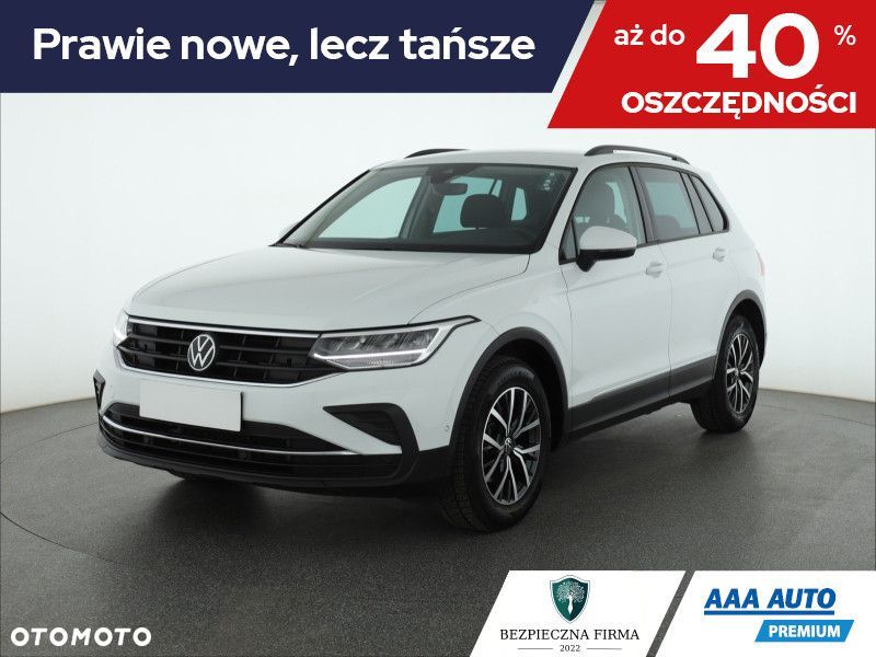 Volkswagen Tiguan - 1