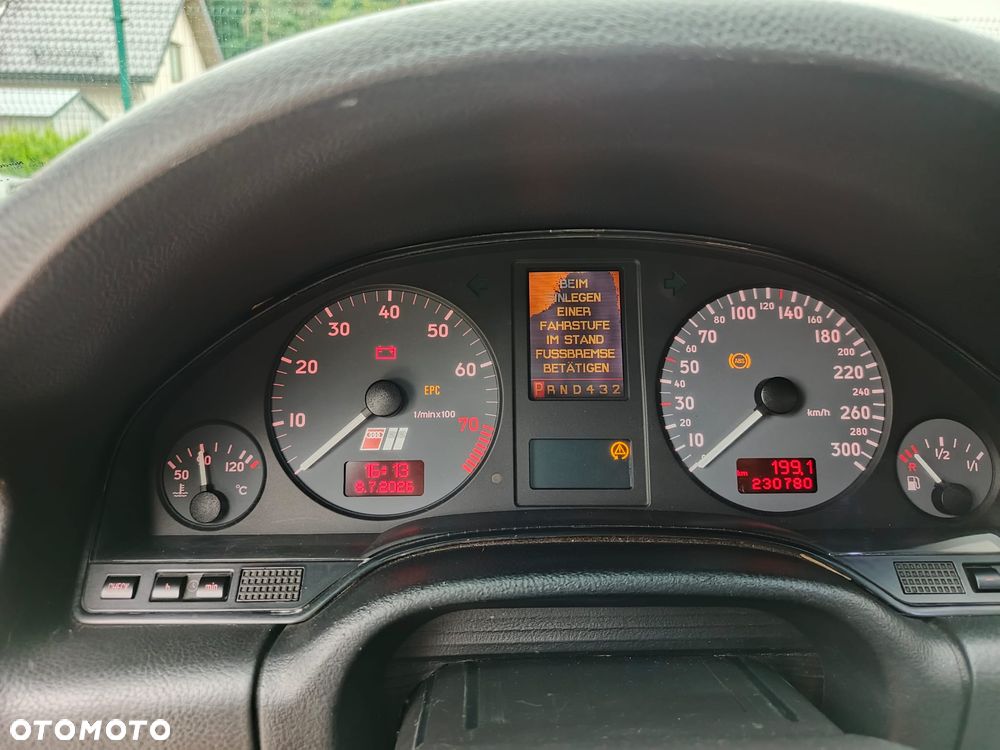 Audi S8 - 6