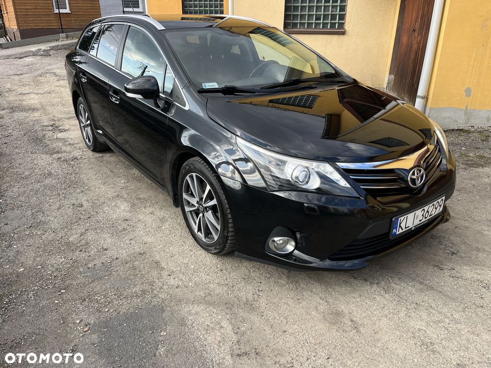 Toyota Avensis 2.2 D-4D Sol Plus NAVI - 1