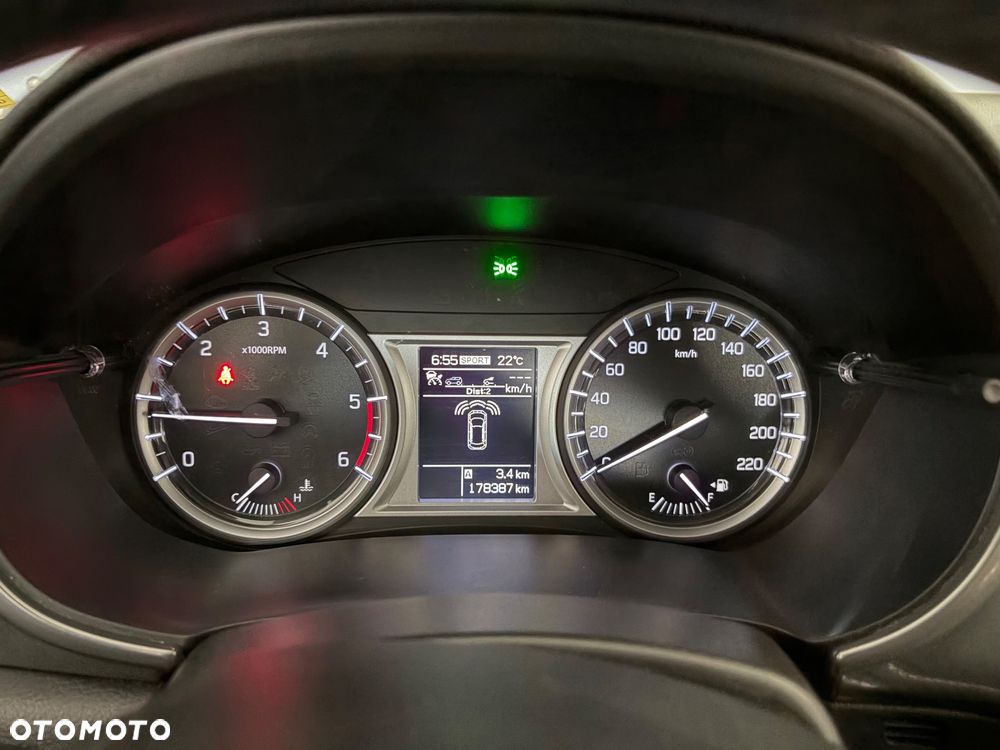 Suzuki Vitara 1.6 DDiS (4x4) Allgrip Comfort+ - 18