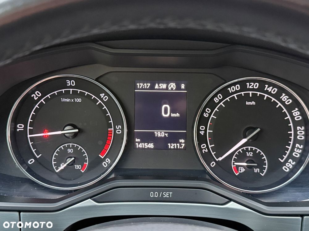 Skoda Superb 2.0 TDI SCR Ambition DSG - 17