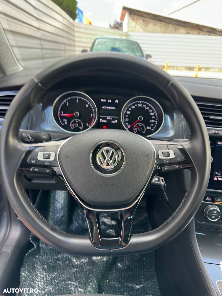 Volkswagen Golf 1.6 TDI Highline - 17
