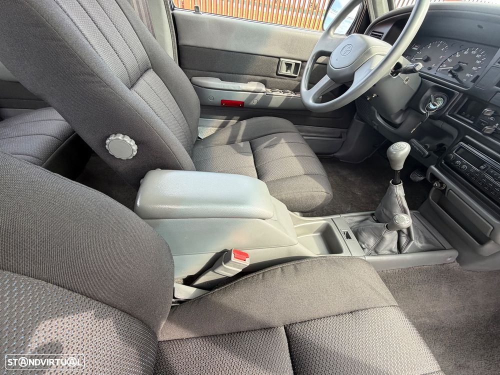 Toyota Hilux 2.4 D LN145LPT Cab Dupla - 40