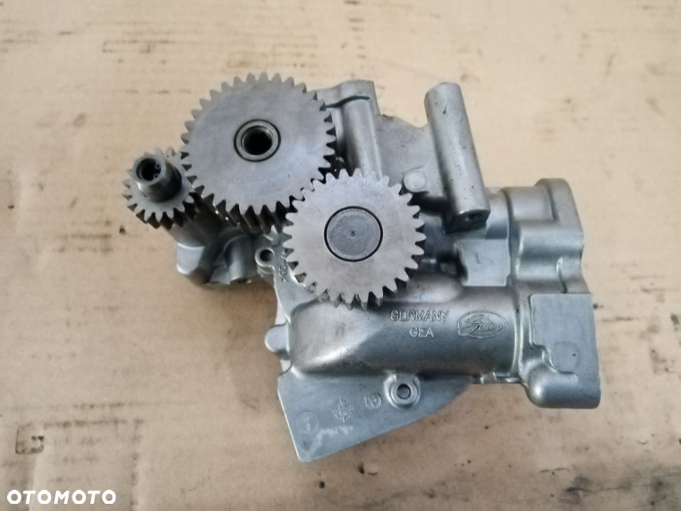 Pompa oleju Audi 4.2TDI Q7 A8 CDS 057115105S - 4