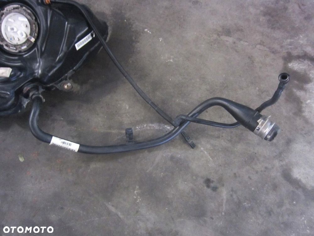 BMW F07 550i 535 F10 F11 F12 F13 BAK PALIWA ZBIORNIK POMPKA 7268031 7206421 - 6