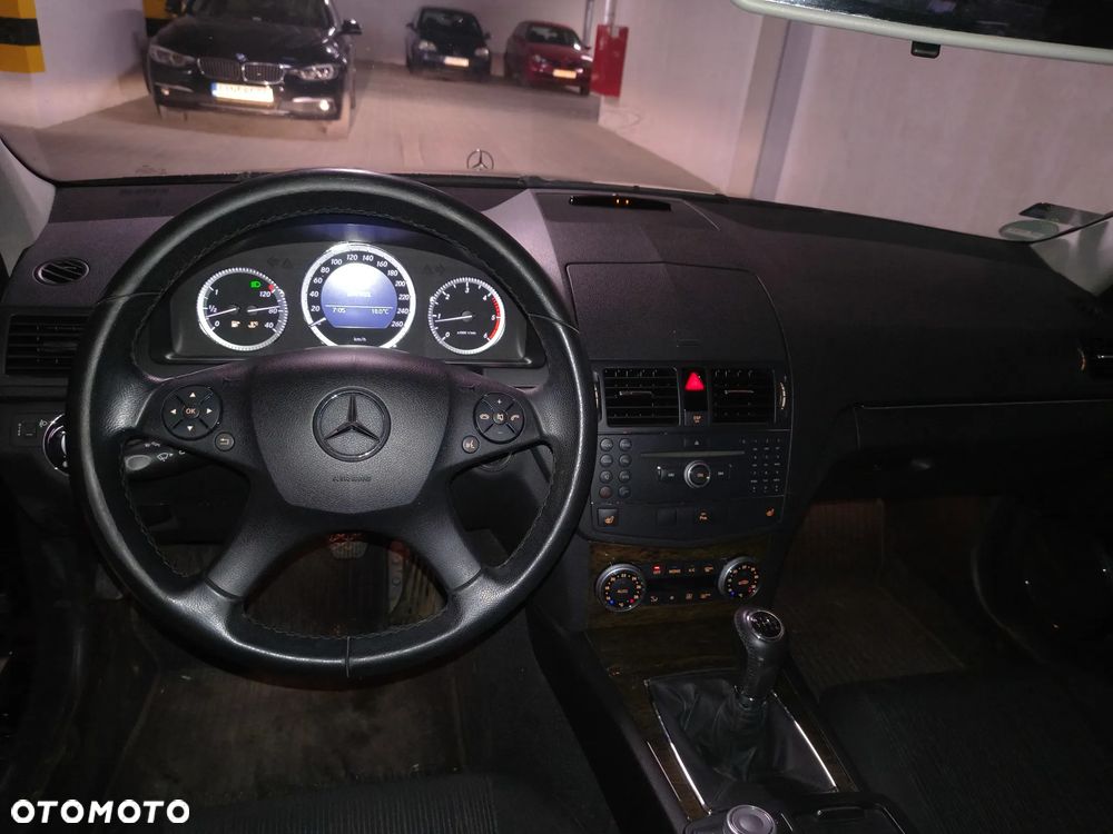 Mercedes-Benz Klasa C 220 CDI Elegance - 6