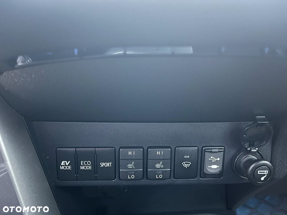 Toyota RAV4 - 24