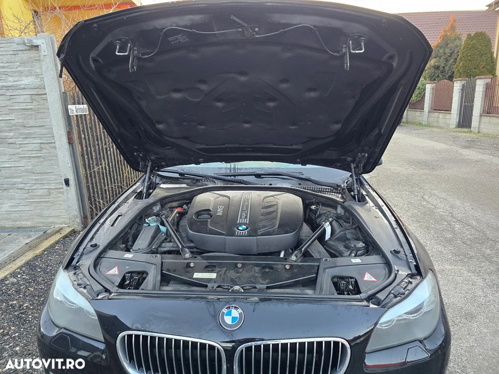 BMW Seria 5 525d Touring - 28