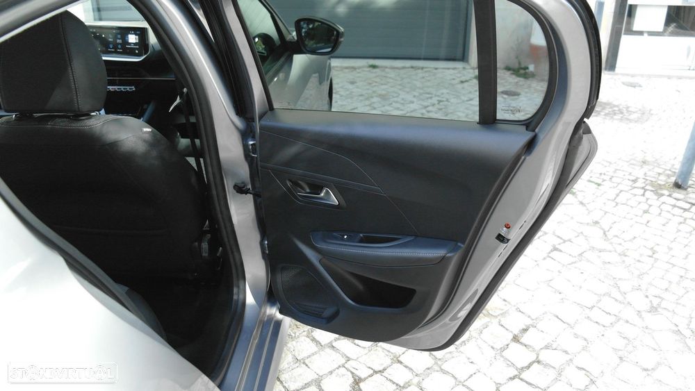 Peugeot 208 1.2 PureTech Allure - 12