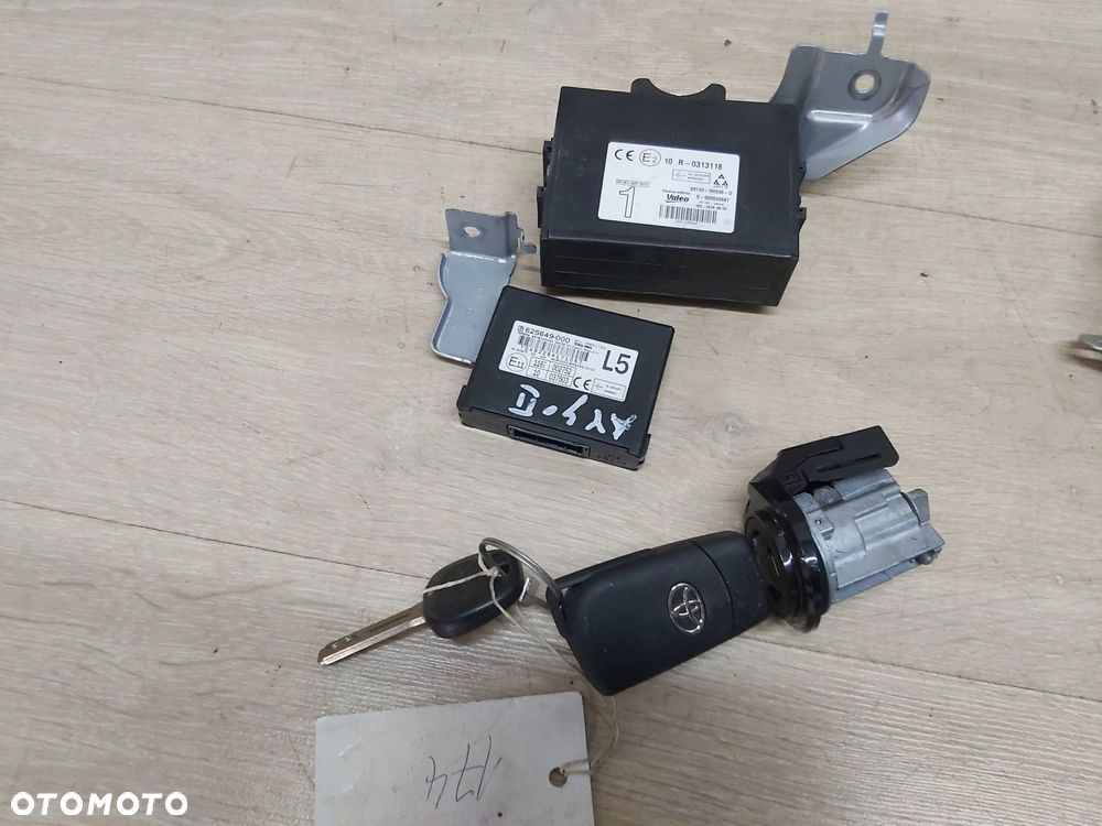 Toyota AYGO II 1,0 komputer zestaw odpalenia kluczyk 89661-0H560 - 4