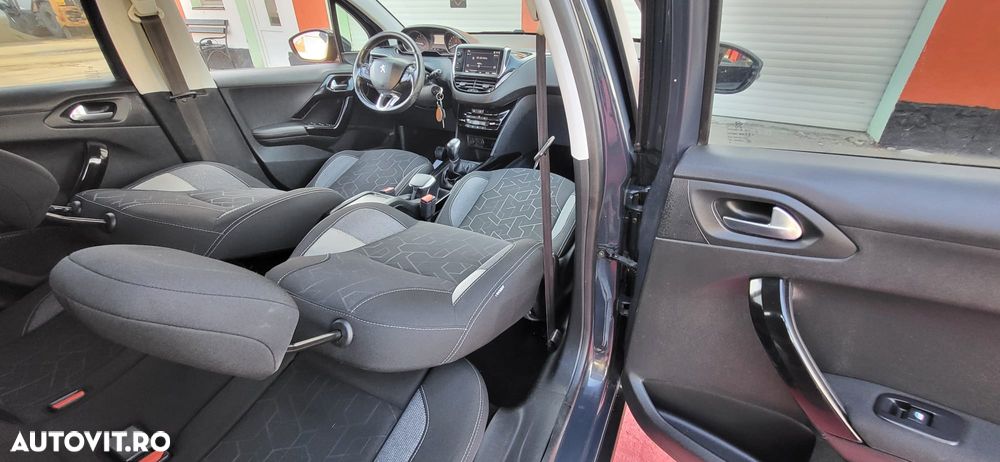 Peugeot 2008 1.2 VTi Access - 27