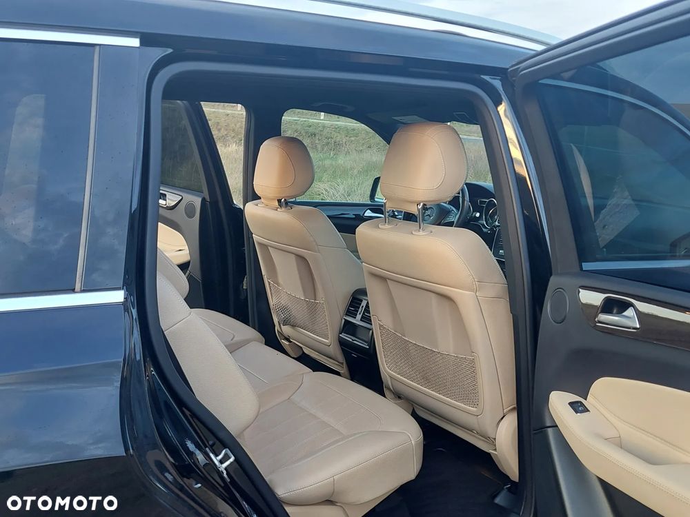 Mercedes-Benz GLS - 16