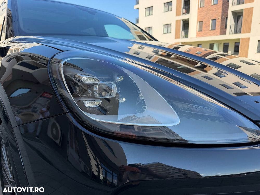 Porsche Cayenne - 25