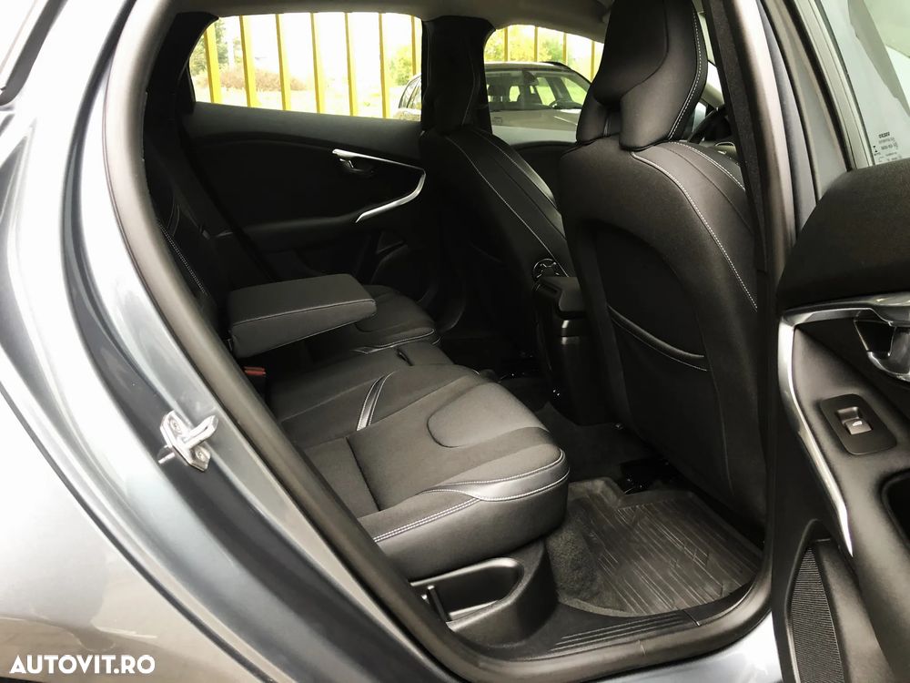 Volvo V40 D3 Geartronic Momentum - 11