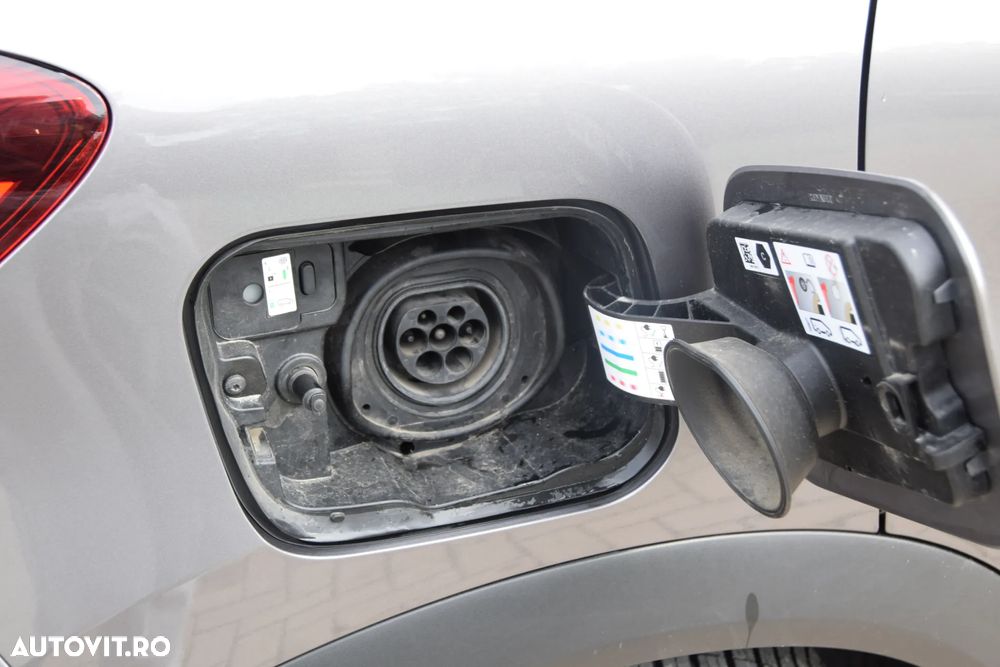 Renault Captur PHEV 160 Techno - 25