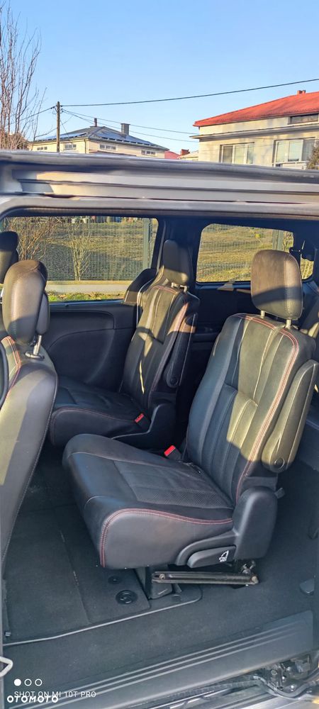 Dodge Grand Caravan - 12