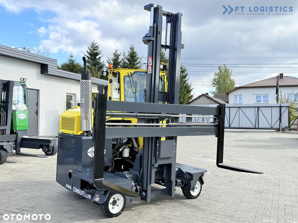 Combilift WÓZEK CZTEROKIERUNKOWY - WIELOKIERUNKOWY / JEDYNIE 491 MTH / C2500 / GAS / DUPLEX 4600MM / KRÓTKI - JEDYNIE 1900MM / SZEROKI 2700 POZYCJONER WIDEŁ / OGRZEWANIE / PEŁNA OGRZEWANA KABINA / STAN IDEALNY / Szeroka oferta wózków czterokierunkowych i bocznych, dopasowanych do różnorodnych potrzeb i zastosowań - 23