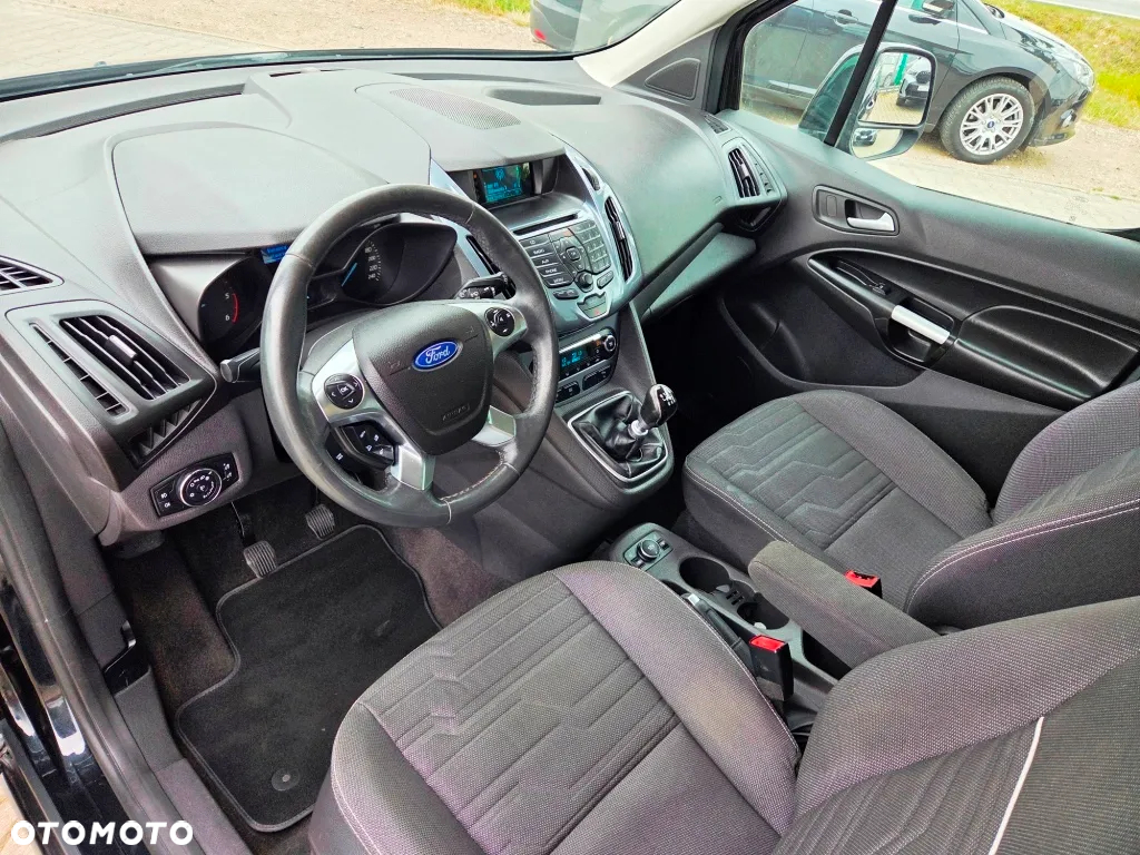 Ford Tourneo Connect Grand - 28