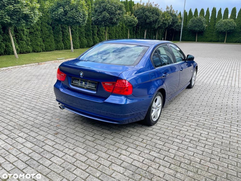 BMW Seria 3 318i - 8