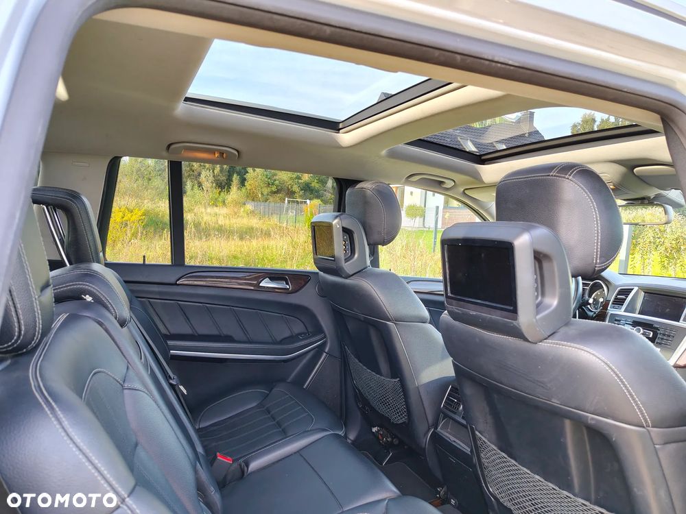 Mercedes-Benz GL - 12