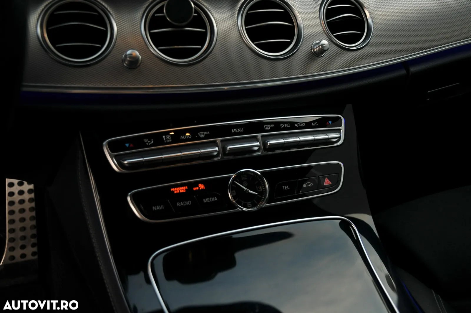 Mercedes-Benz E 220 d 4Matic 9G-TRONIC AMG Line - 22