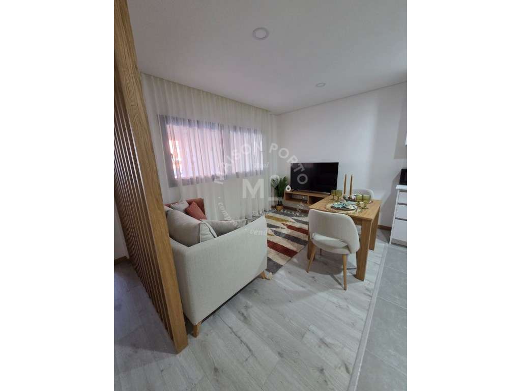 Apartamento T1 Totalmente Mobilado e Equipado com Arrumação e Garag... - Grande imagem: 3/60