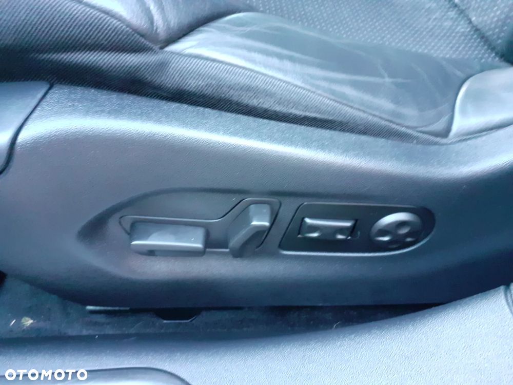 Citroën C5 2.0 HDi Exclusive Equilibre Navi - 25