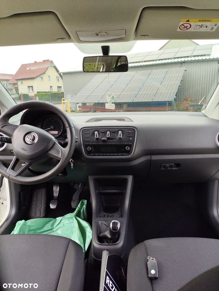 Volkswagen up! 1.0 Beats - 6