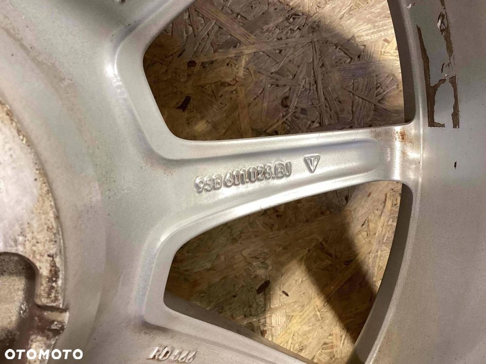 Porsche Macan 95B 2019 Komplet Felgi kute R20 - 5