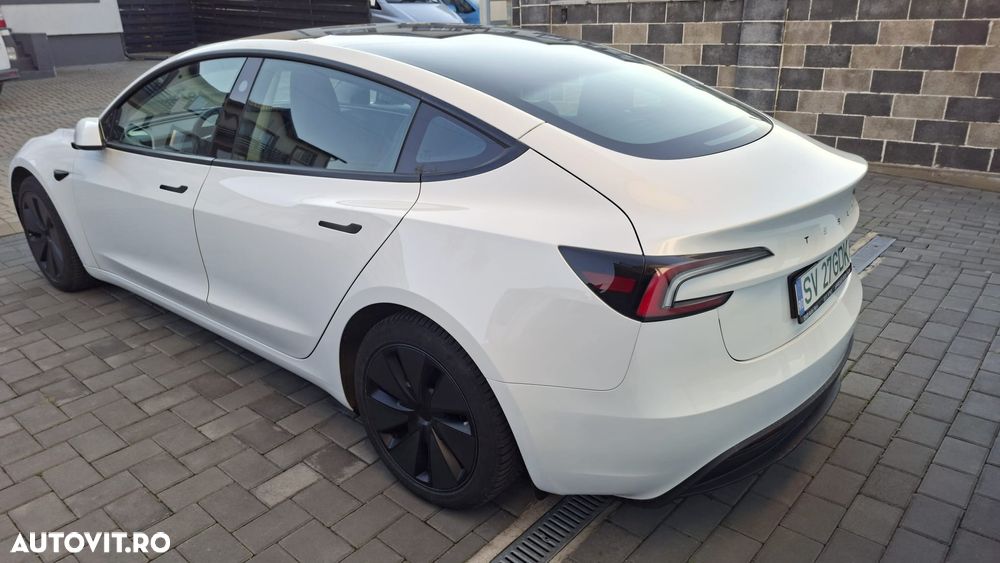 Tesla Model 3 - 3