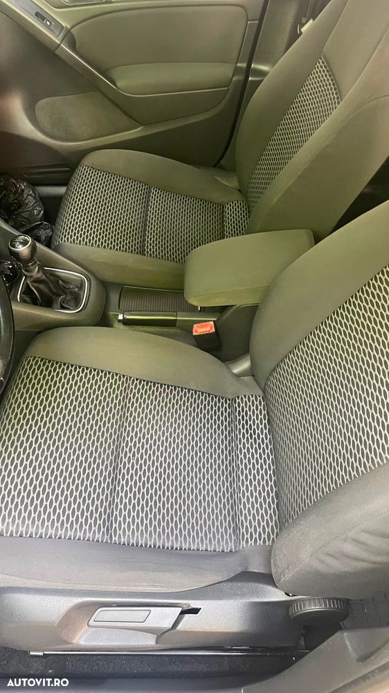 Volkswagen Golf - 13