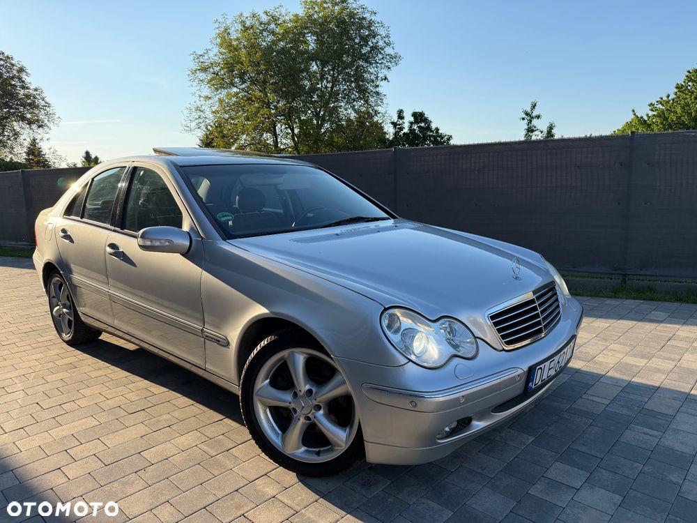 Mercedes-Benz Klasa C 320 Elegance - 12