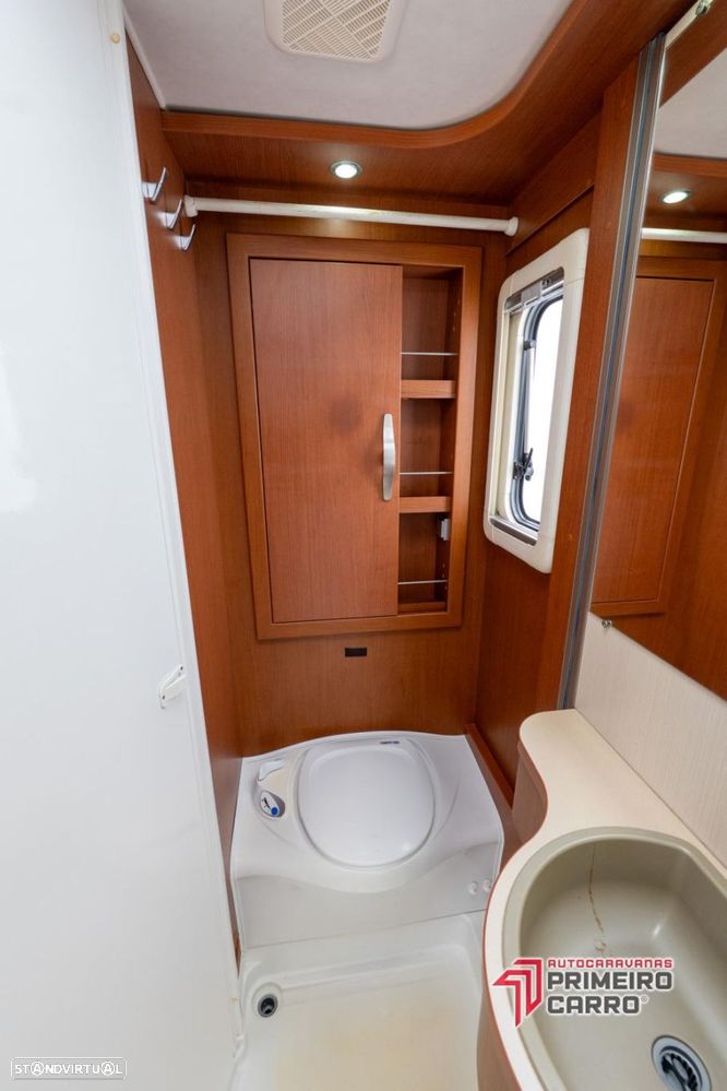 Hymer Classe B sala grande - 11