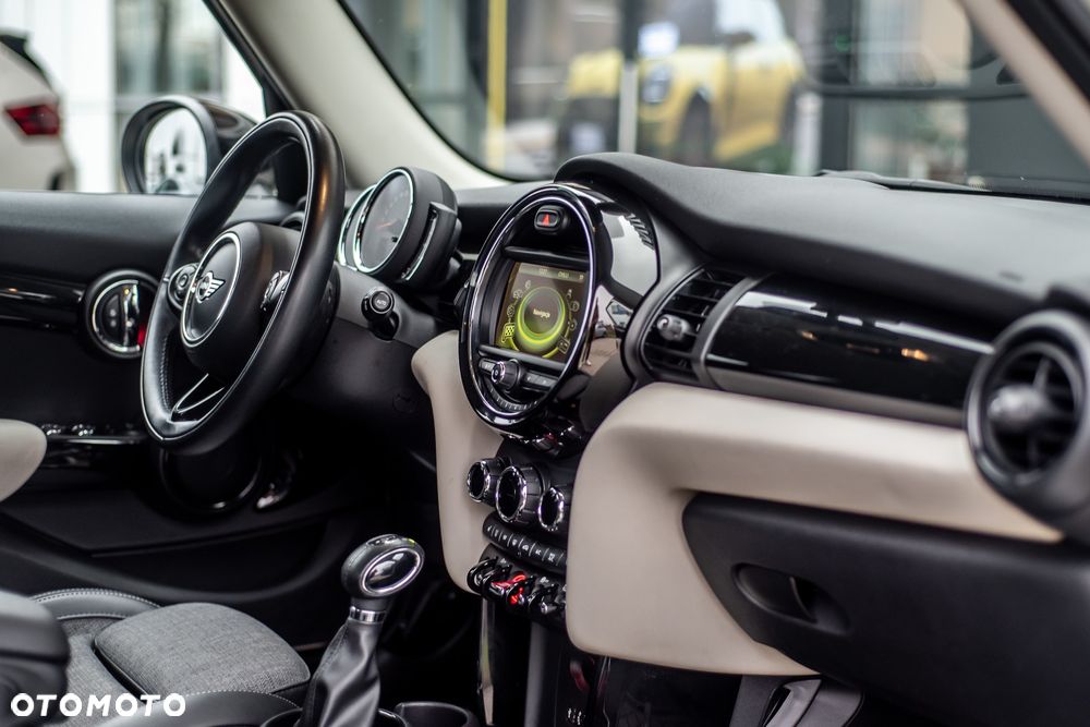 MINI Cooper Standard - 11