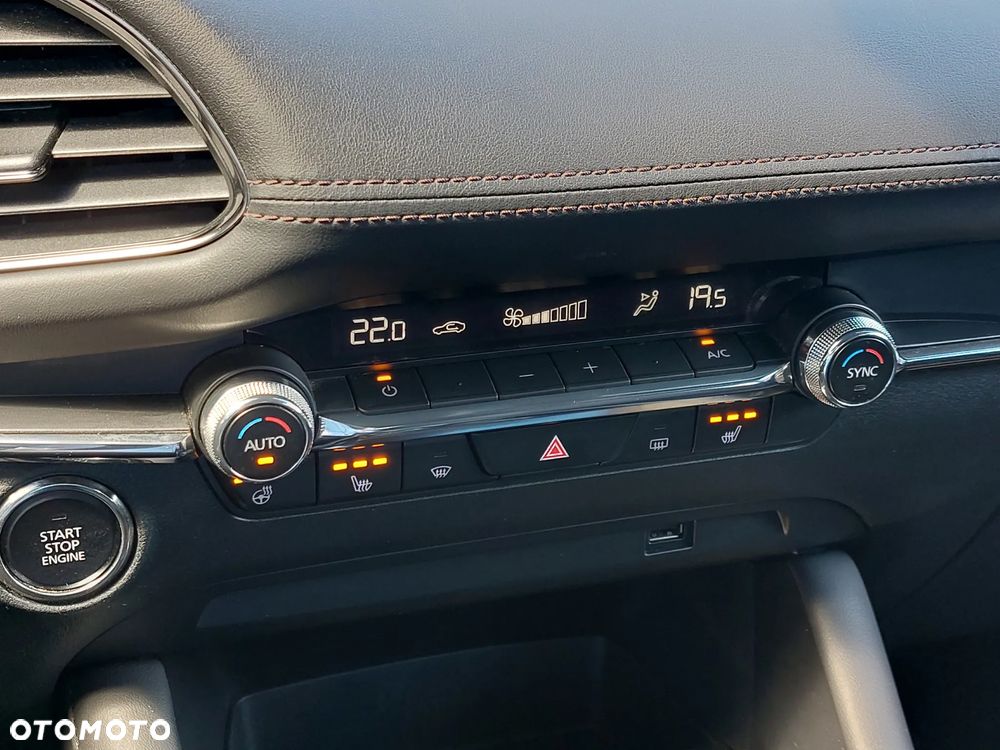 Mazda 3 2.0 mHEV Hikari - 7