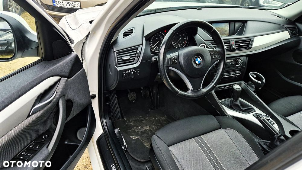 BMW X1 sDrive18i xLine - 31