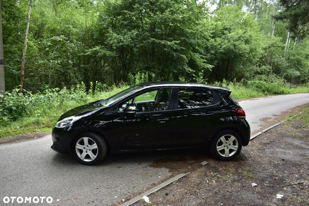 Peugeot 208 - 4