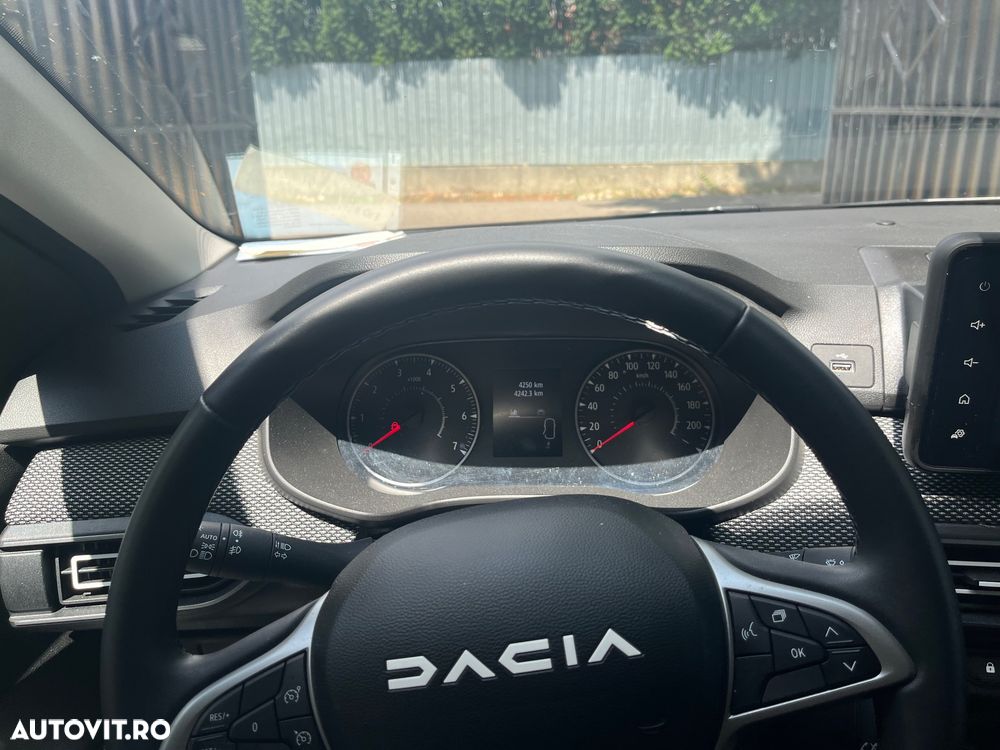 Dacia Sandero TCe 90 MT5 Expression - 8