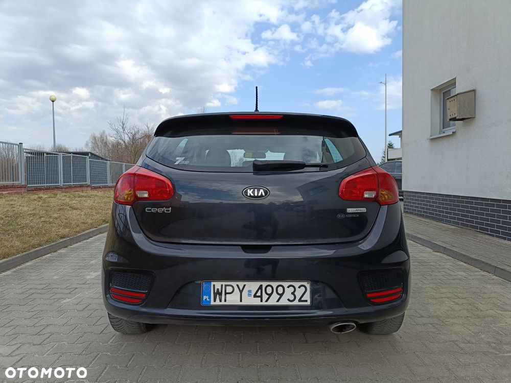 Kia Ceed 1.6 CRDi 115 ISG Vision - 11