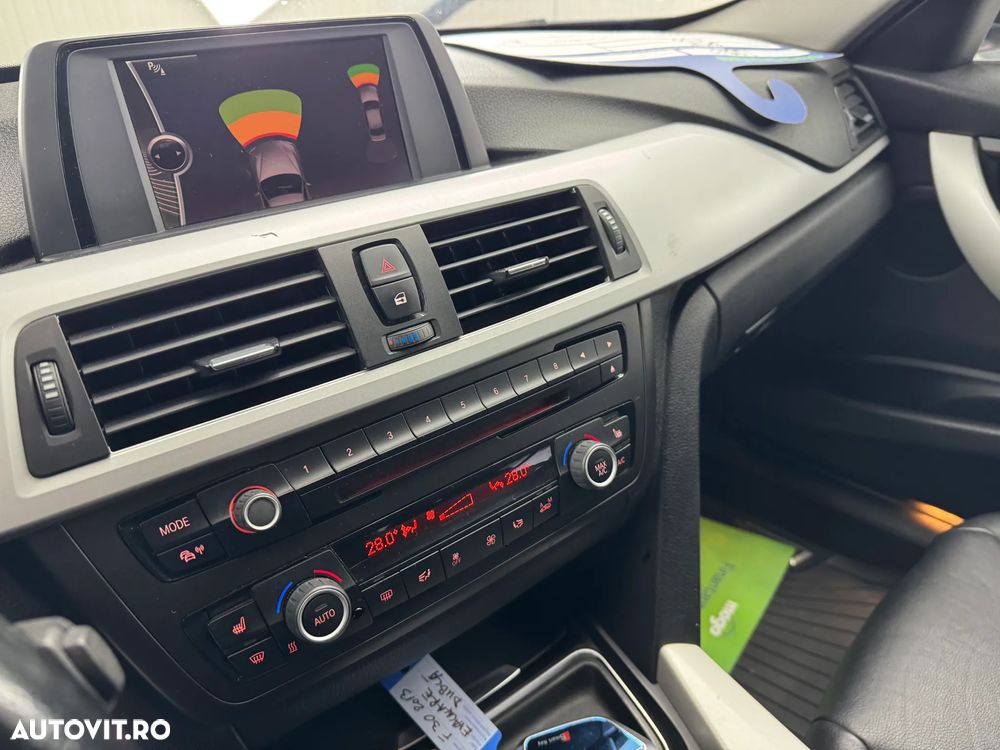 BMW Seria 3 320d Aut. Sport Line - 21