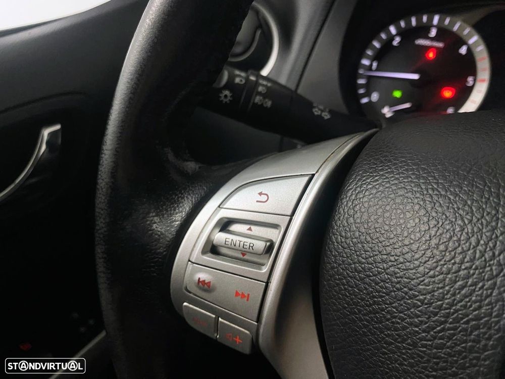 Nissan Navara 2.3 dCi CD 4WD N-Connecta - 17