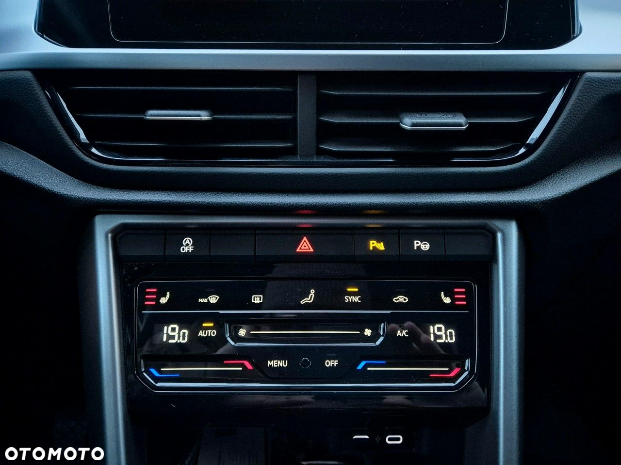 Volkswagen T-Roc - 23