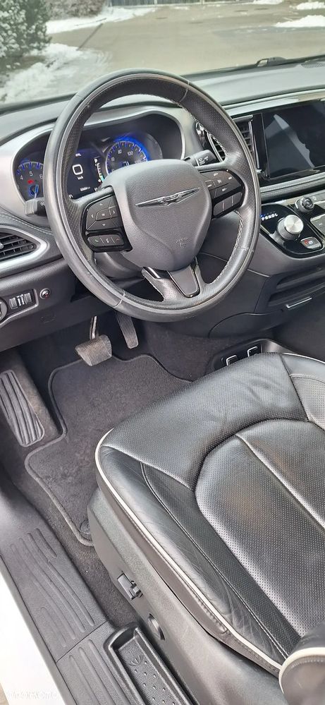 Chrysler Pacifica - 19