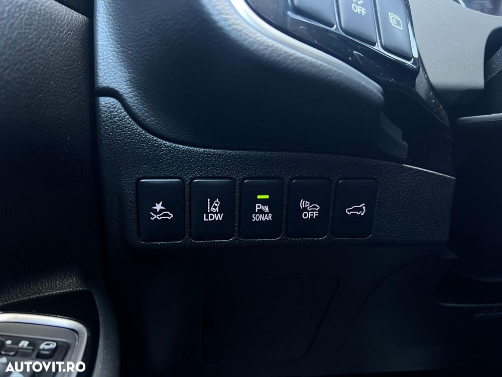 Mitsubishi Outlander - 21