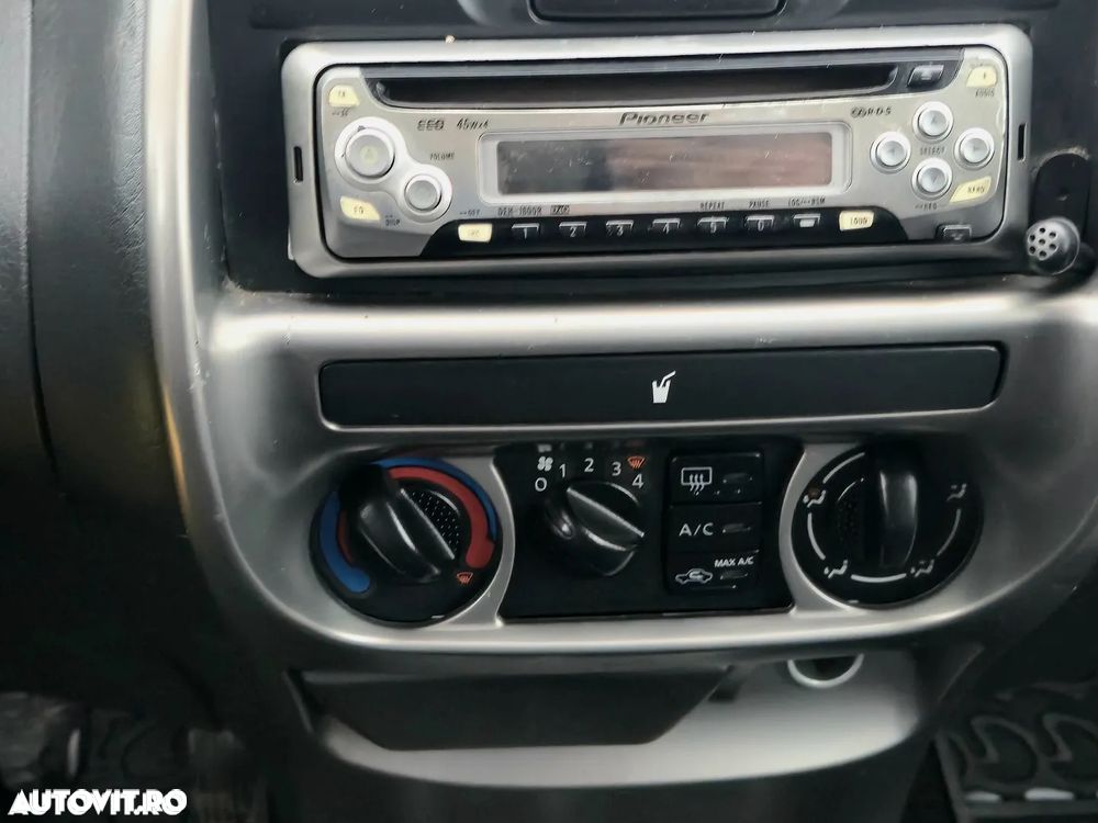 Nissan Terrano 2.7 TD Comfort - 5